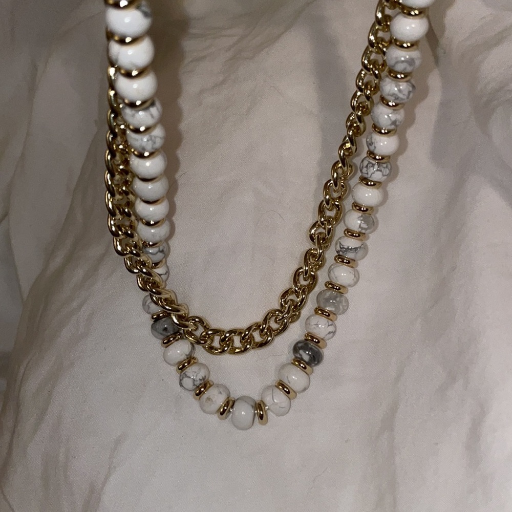 SOLD❌ NWT✨ Kendra Scott l Rebecca Gold Multi Strand Necklace in White Howlite - Picture 10 of 12